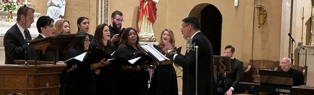 Full choir and musicians